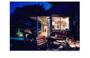 阳台和游泳池 Lani and Pool